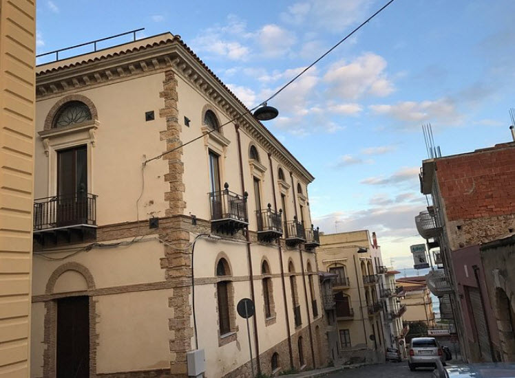Palazzo Fortunato, Italy